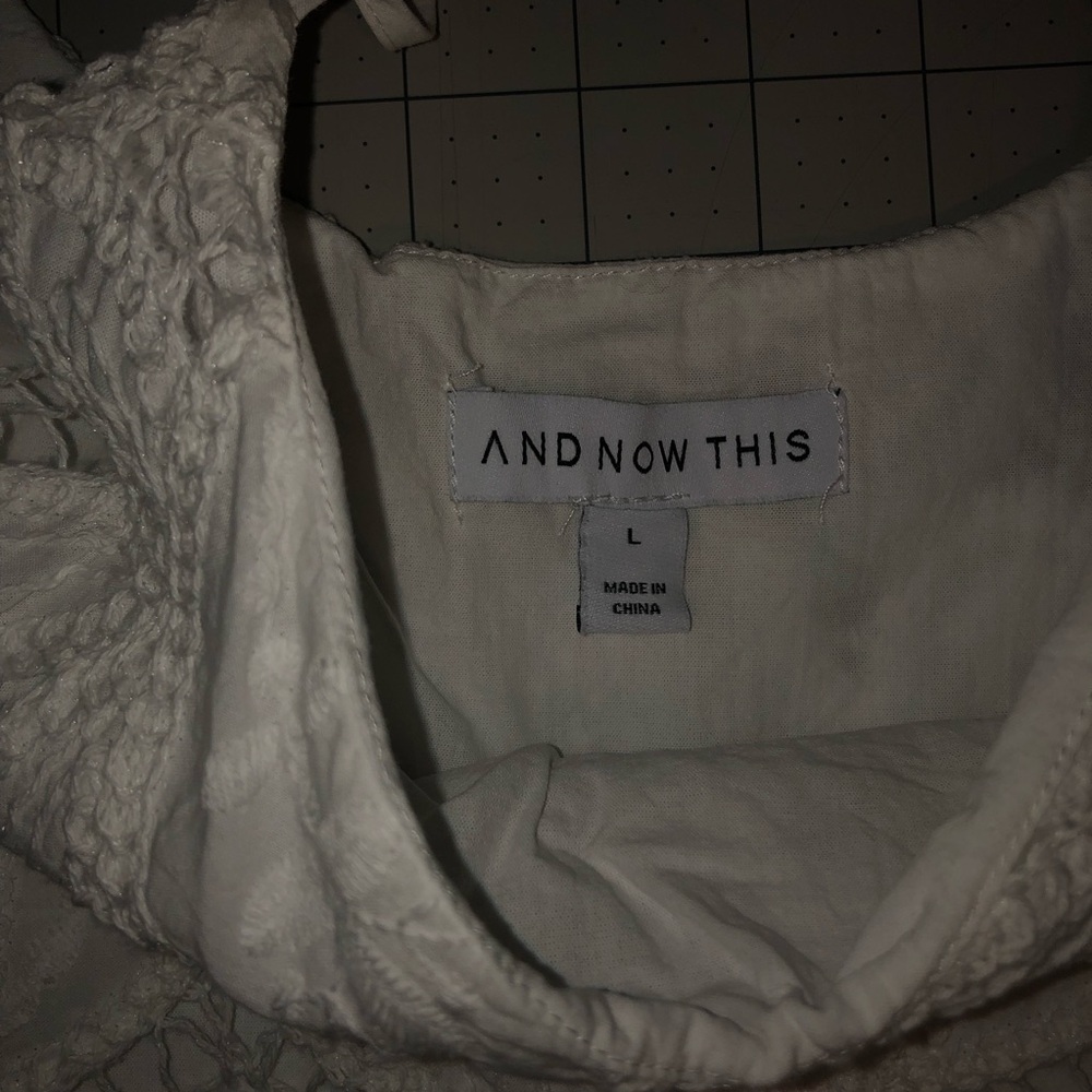 And Now This. Pattern Top. Size Large. White Color. - Picture 3 of 10